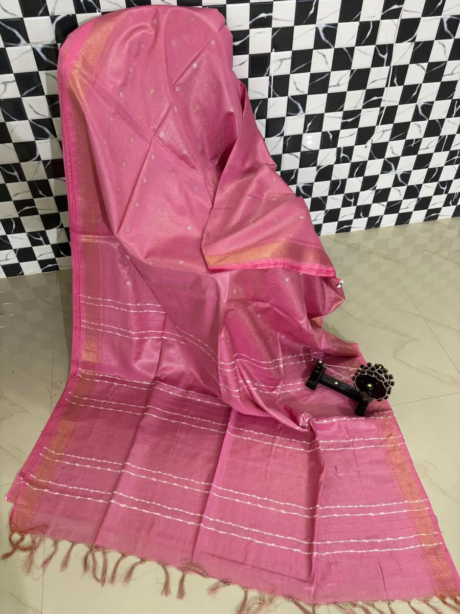 Soft Tissue Kota Saree with Small Jari Butis – Elegant Woven Design & Lightweight Drape